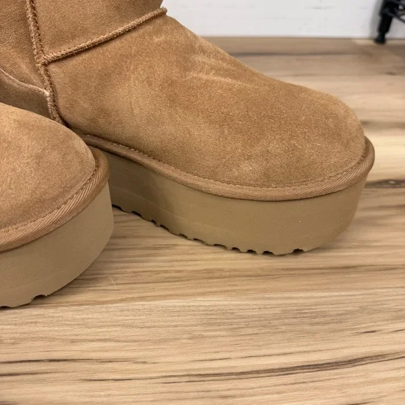 UGG Classic Ultra Mini Platform Ankle Boots in Chestnut - Picture 2 of 8